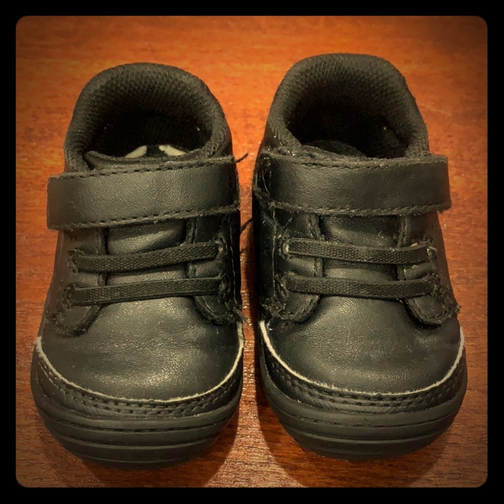 Unisex Stride Rite Black sneakers- shoes